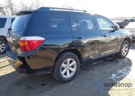 2010 Toyota Highlander Base V6 z USA, uszkodzony, nr VIN 5TDBK3EH8AS022085